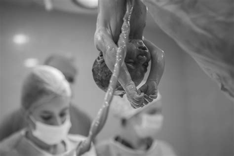 Georgian Photographer Who Captures The First Moments Of Childbirth