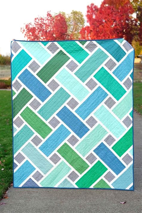 The Tessa Quilt In Solids In 2021 Quilts Quilt Patterns Modern Quilts