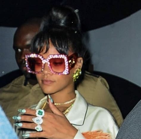 Pin By 𝓷𝓲𝓸𝓶𝓲 On Bling Rihanna Fashion Latest Fashion
