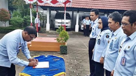 Foto Pegawai Kemenkum Dan Ham Sulsel Ucapkan Janji Kinerja Tahun 2018 Tribun