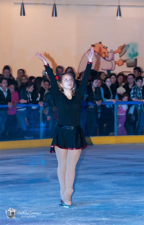Hypermarketul auchan la afi cotroceni bucureşti şi cora la afi ploieşti vor avea program normal ca şi două cazinouri, un patinoar de aproximativ 1.000 de metri pătraţi, un perete de escaladă, un lac. Concert CRBL, Horia Brenciu - Afi Palace Cotroceni ...