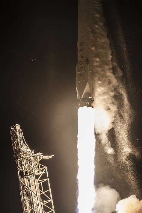 Did Spacex Launch A Rocket Last Night Spacex Set To Launch Falcon 9