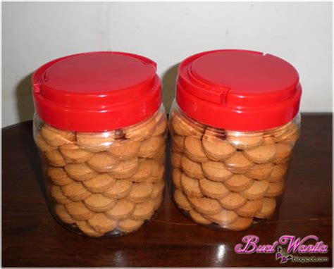 Resepi sambal tumis ikan bilis yang dikongsikan ini adalah khas untuk 6 orang makan dan cara rasa sambal tumis ikan bilis ini adalah resepi dari ibu saya. Resepi Biskut Mentega Kacang Sukatan Cawan - Buat Wanita