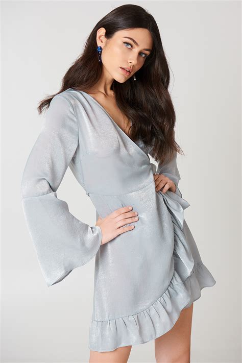 Satin Wrap Dress Silver | na-kd.com