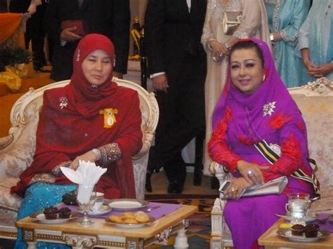 Julia Rais Bercerai Dengan Tengku Abdullah J Net Usa