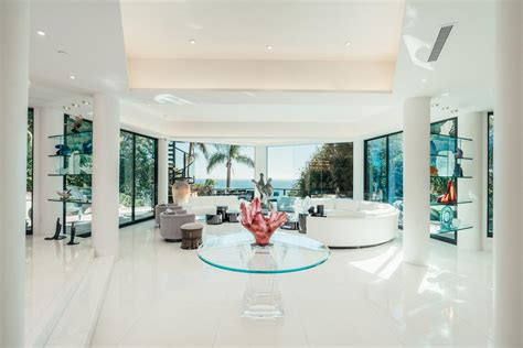 Inside A Magnificent All White Mansion In Malibu Home Journal