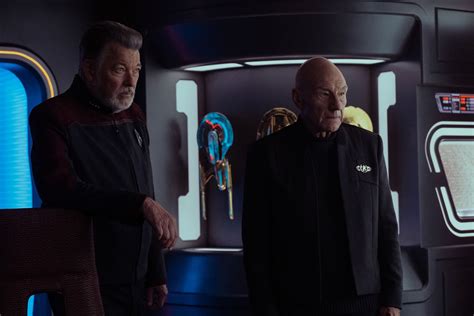 Star Trek Picard Matalas Previews Bartons Season 3 Titan Theme