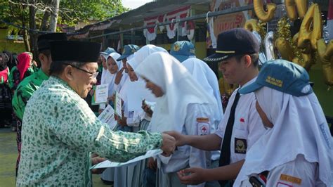 By sahc band · updated about a year ago. Upacara Peringatan HUT RI KE 73 Di SMK Bina Banua Banjarmasin