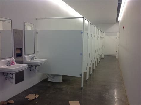 Why Do Public Toilets Stalls Have Gaps Onedio Co Int Rieur Toilettes Publics