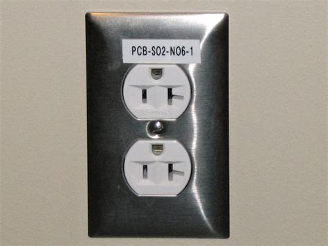 Fileelectrical Outlet With Label Wikimedia Commons