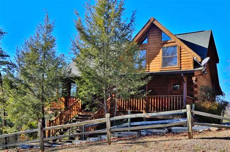 Big whirlpool tub, nicely equipped kitchen and washer and dryer. Hot Tub Cabin | Sevierville, East Tennessee | Glamping Hub