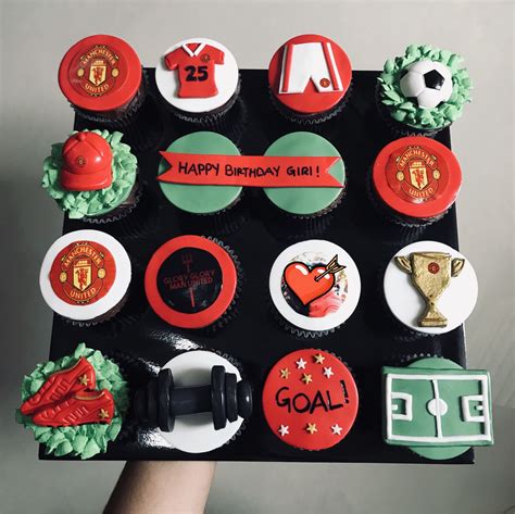 Manchester United Cupcakes ⚽️ Manchester United Cake Manchester