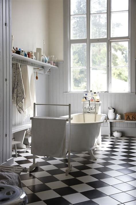 This lack of colors allows the eye to capture the essence of your photo without being distracted. 31 black and white checkered bathroom tile ideas and pictures