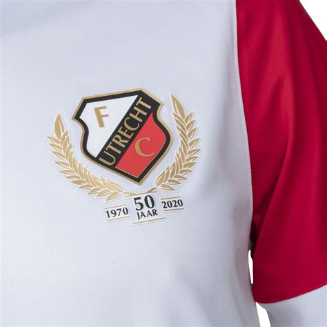 Aliexpress'te, fc utrecht shirt aramanızı bitirebilir ve paranızın karşılığını tam olarak almanızı sağlayacak fırsatlar bulabilirsiniz! FC Utrecht 2020-21 Nike Home Kit | 20/21 Kits | Football ...