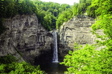 12 Beautiful Places You Must Visit In The Northeast Of The Usa Hand