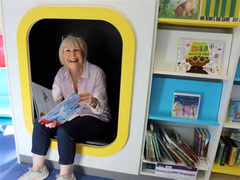 Lesley Dolphin Becomes Suffolk Libraries Newest Patron Suffolk