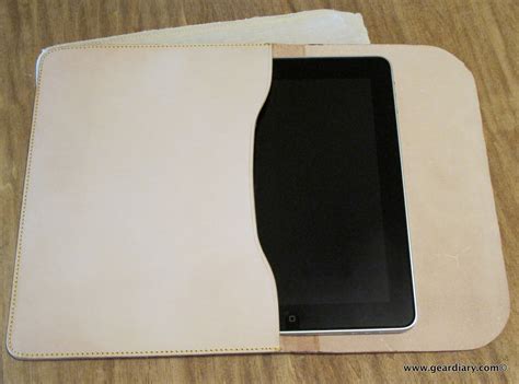 IPad Accessory Review The Aligata Nude Beauty Leather Envelope GearDiary