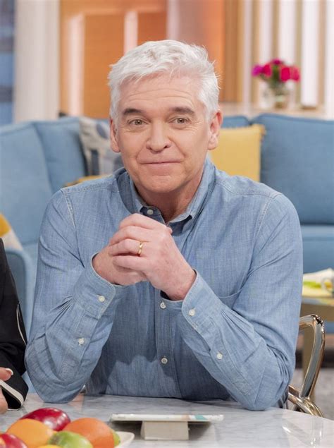 Gogglebox Stars Hit Out At Phillip Schofield As Fans Slam Awkward Reaction Daily Star