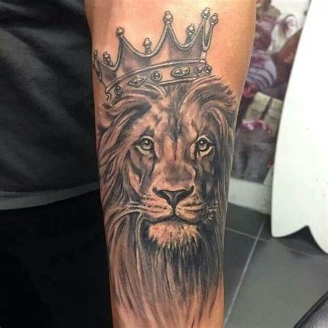Kendrick lamar's music videos are the opposite, they open you to a new dimension! Lion Tattoo. More | König tattoos, Löwe tattoo-design, Löwen könig tattoo