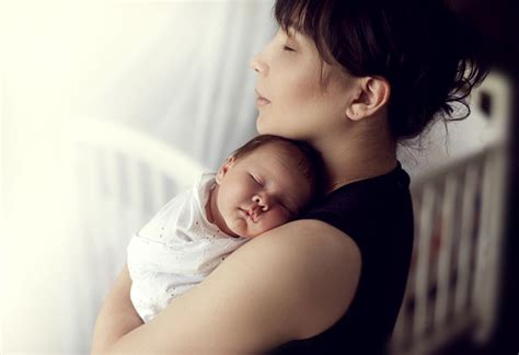 🎖 Cómo Sostener A Un Bebé Recién Nacido Correctamente Con Fotos