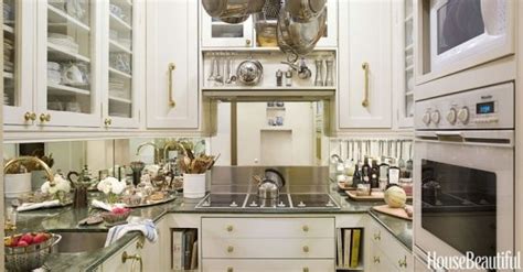 16 Tiny Kitchens That Prove Bigger Isnt Always Better Simple Kitchen