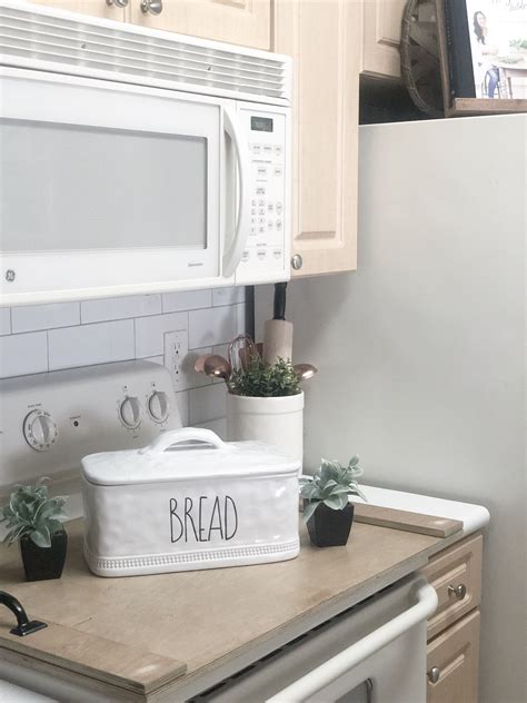 Wooden bread boxes are now not only a necessary, but they have also become a trend of the era. Ceramic Bread Box By Kathy Diep | Ceramic bread box ...