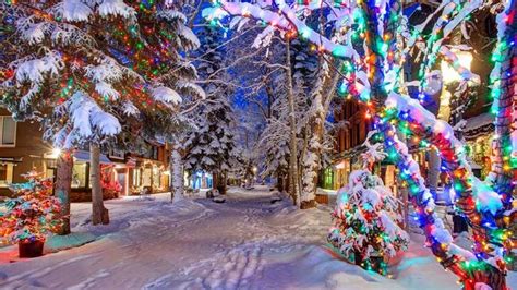 These 5 Small Towns In Colorado Turn Magical During The Holidays Aspen