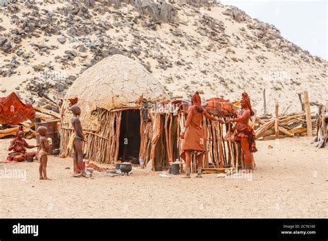 Himba Stamm Ureinwohner Der Kunene Region Im Norden Namibias Im