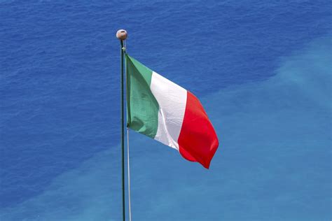Italian Flag Colors Here Is An Explanation Of What They Mean
