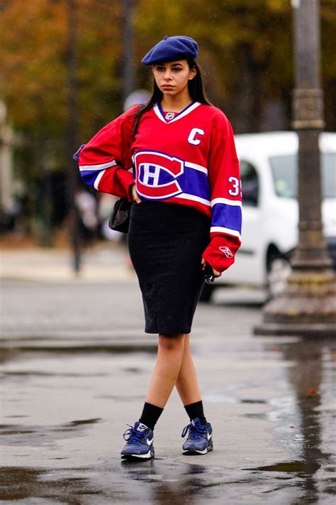 Here Are A Bunch Of Stylish Jersey Outfits To Copy For Your Super Bowl Party Jersey Outfit