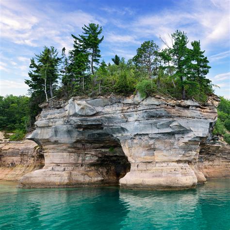 Visiting Pictured Rocks National Lakeshore In Michigan Moon Travel Guides