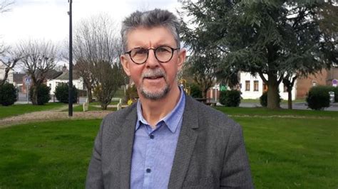 Depuis les années 1950, la télévision française diffuse de nombreux jeux télévisés qui sont soit des créations originales soit des adaptations de jeux étrangers. Jean-Pierre Viéville et ses colistiers veulent rassembler ...