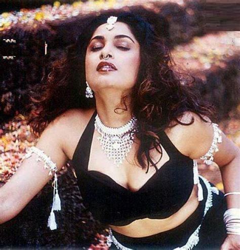 Indian Hot Actress Sexy Ramya Krishna Spicy Hot Navelcleavage And