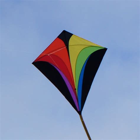 We're happy to announce that we've just released our new edition of volant homme! Cerf-volant Eddy XL rainbow