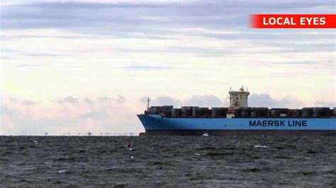 Majestic Maersk sejler ud i Øresund LOCAL EYES