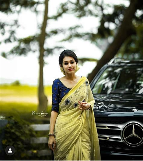 Pin By Shruti🌻 On Kasav Sarees And Onam Attires Onam Saree Kerala Saree Fashion