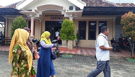 Pada tahun 2019 ini pihak kementrian pendidikan dan budaya (kemendikbud) telah mengadakan tes uji kompetensi guru (ukg). Tunjangan Sertifikasi Guru di Sumenep Terhutang di Tahun 2018