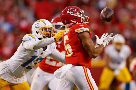 Chiefs Vs Chargers Boosts Cbs To Best Nfl Week 7 Game Window In 10