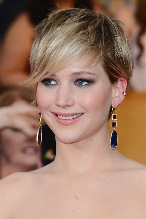 Jennifer Lawrences Hair And Makeup At Sag Awards 2014 Popsugar Beauty