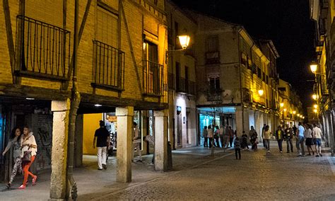 Piso en alcala de henares, madrid, idóneo para parejas. Calle Mayor, por aquí pasa la vida en Alcalá de Henares