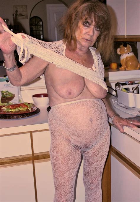 Naked Real Women In Pantyhose Maturegrannypussy