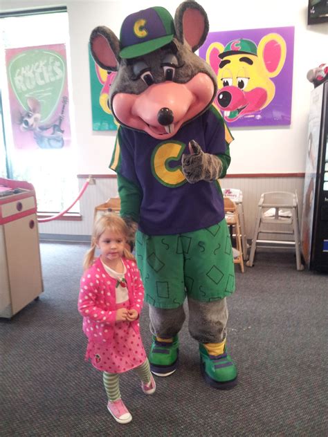 Chuck E Gives A Thumbs Up To Strawberry Shortcake What Are You