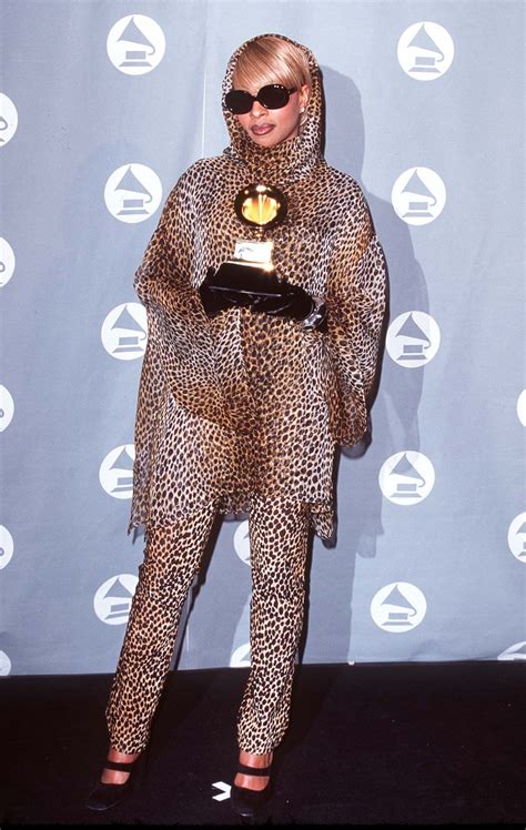 How Mary J Blige Went From Randb Singer To Oscar Hopeful Fashion Celebrity Style 90s Fashion
