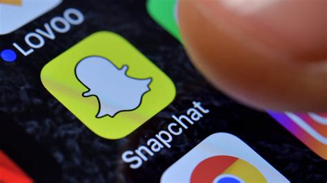 • submit your own snaps or lean back. Snapchat Remakes Itself, Splitting the Social From the ...