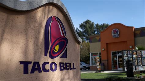 How much Taco Bell franchise owners make per year