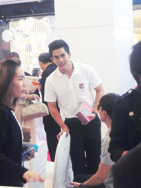 Posted @withregram • @entertainment_newsupdate ก๊อต จิรายุ ขึ้นแท่นพระเอกเต็มตัวครั้ง. กระทู้รูป 240856 เต้ย-ก๊อต จิรายุ ในงานงานเปิดตัวโครงการ ...