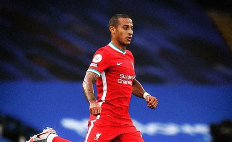 10 11 is a spanish professional footballer who plays as a central midfielder for german club bayern munich. Klopp Ungkap Alasan Mainkan Thiago Alcantara di Babak ...