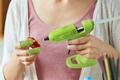 The Best Cordless Glue Guns Of 2023 Tested And Reviewed Yeaig