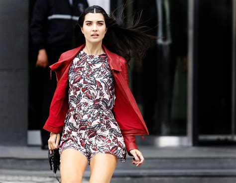 Tuba büyüküstün is a 38 year old turkish actress. Tuba Büyüküstün Wallpapers Images Photos Pictures Backgrounds