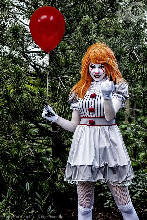 Pennywise Cosplay By Laineycat Cosplay Stephen Kings It